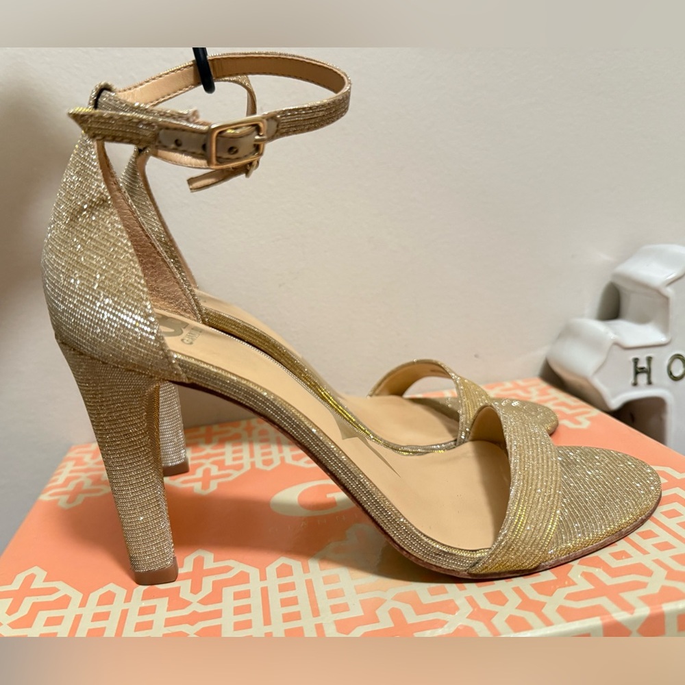 Gianni Bini Gold ankle strap Heels size 8